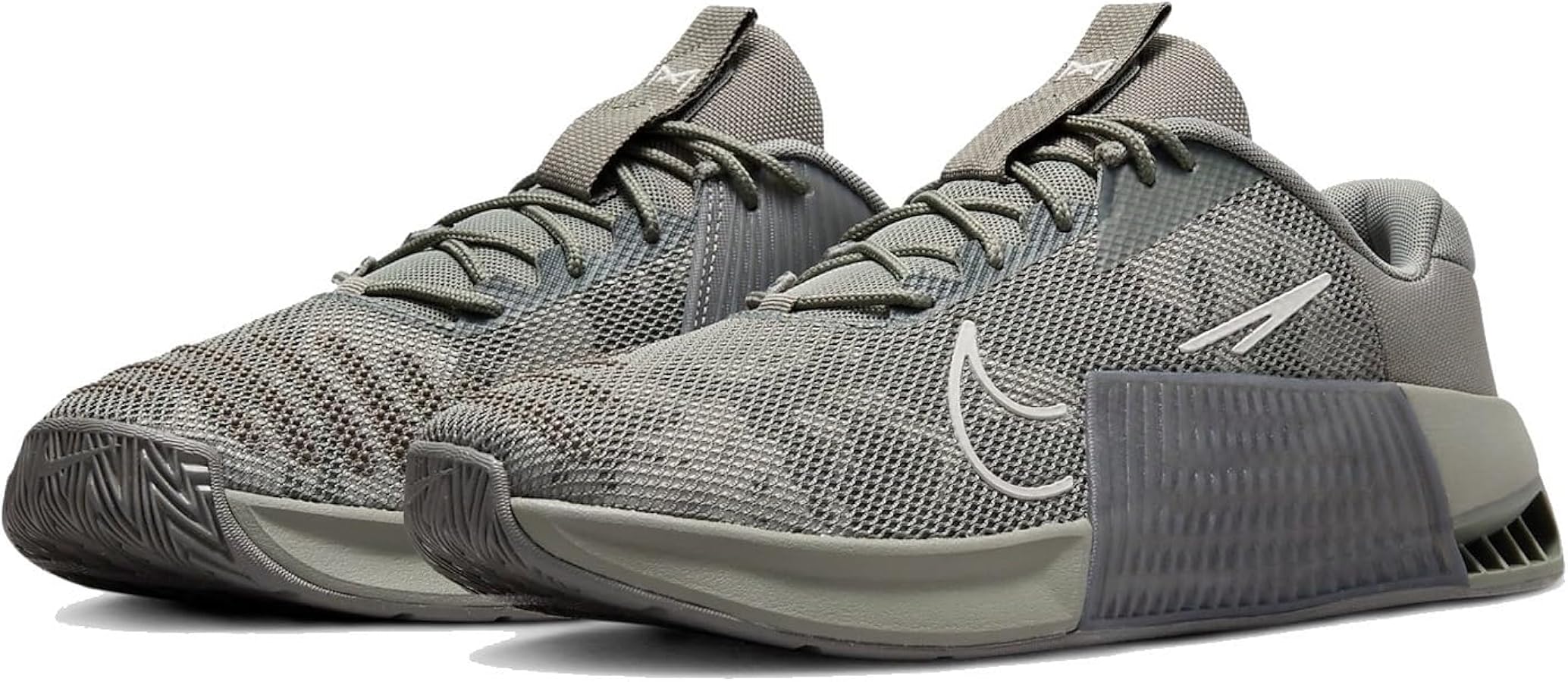 ナイキ トレーニングシューズ 28cm サイズが合わず1度も使用していませ