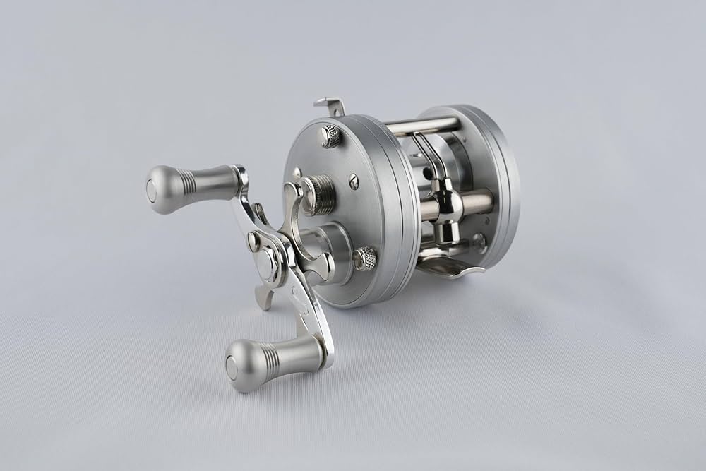 Amazon | ベイトキャスティングリール BC440SSS Silver Ash | 五十鈴