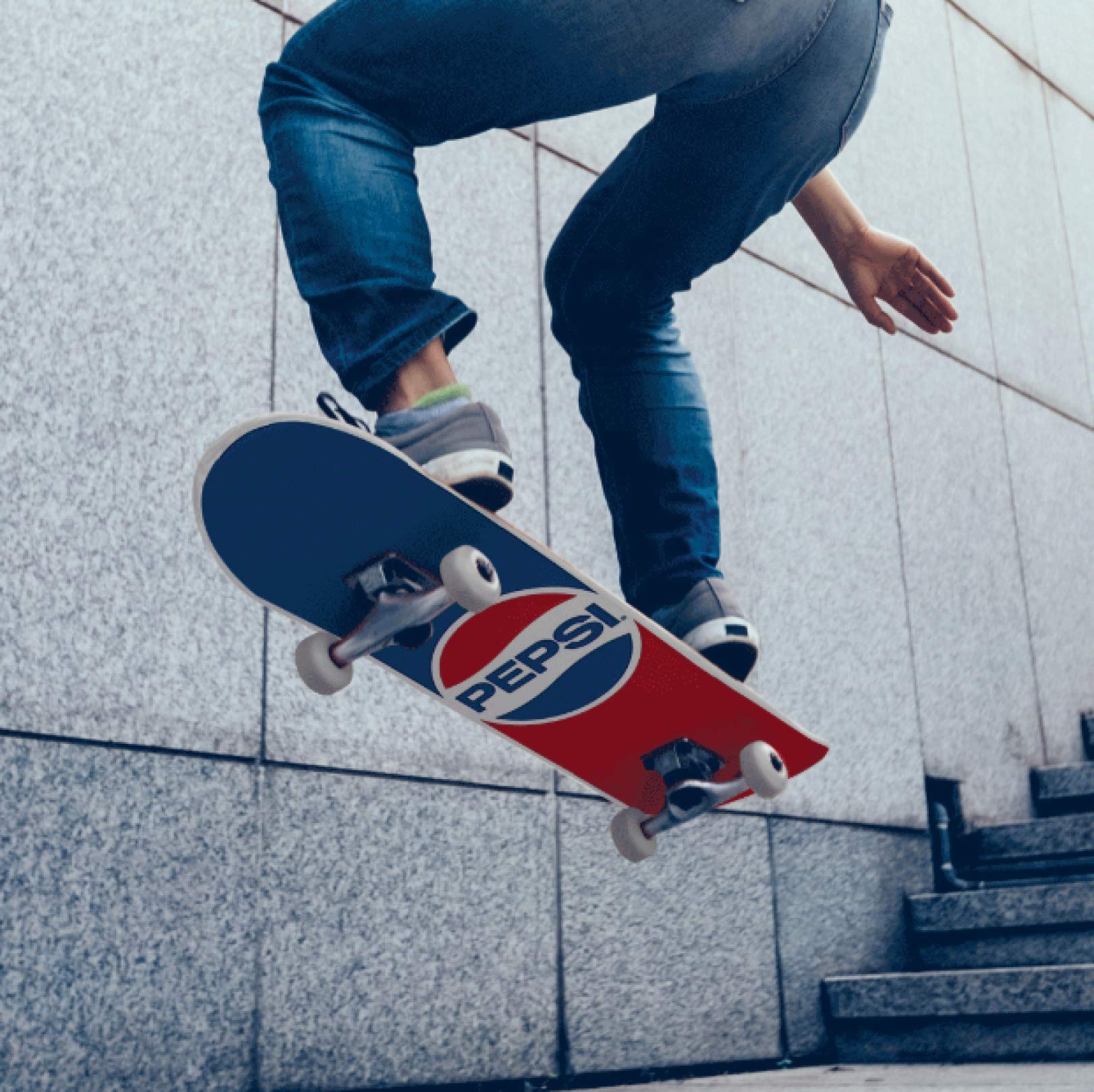 Amazon | 公式 Pepsi 32インチ メイプルスケートボードデッキ