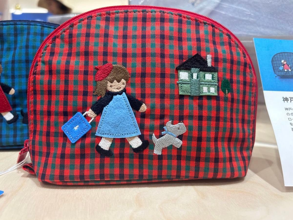 Amazon.co.jp: ファミリア 神戸阪急限定 ポーチ 赤チェック : おもちゃ