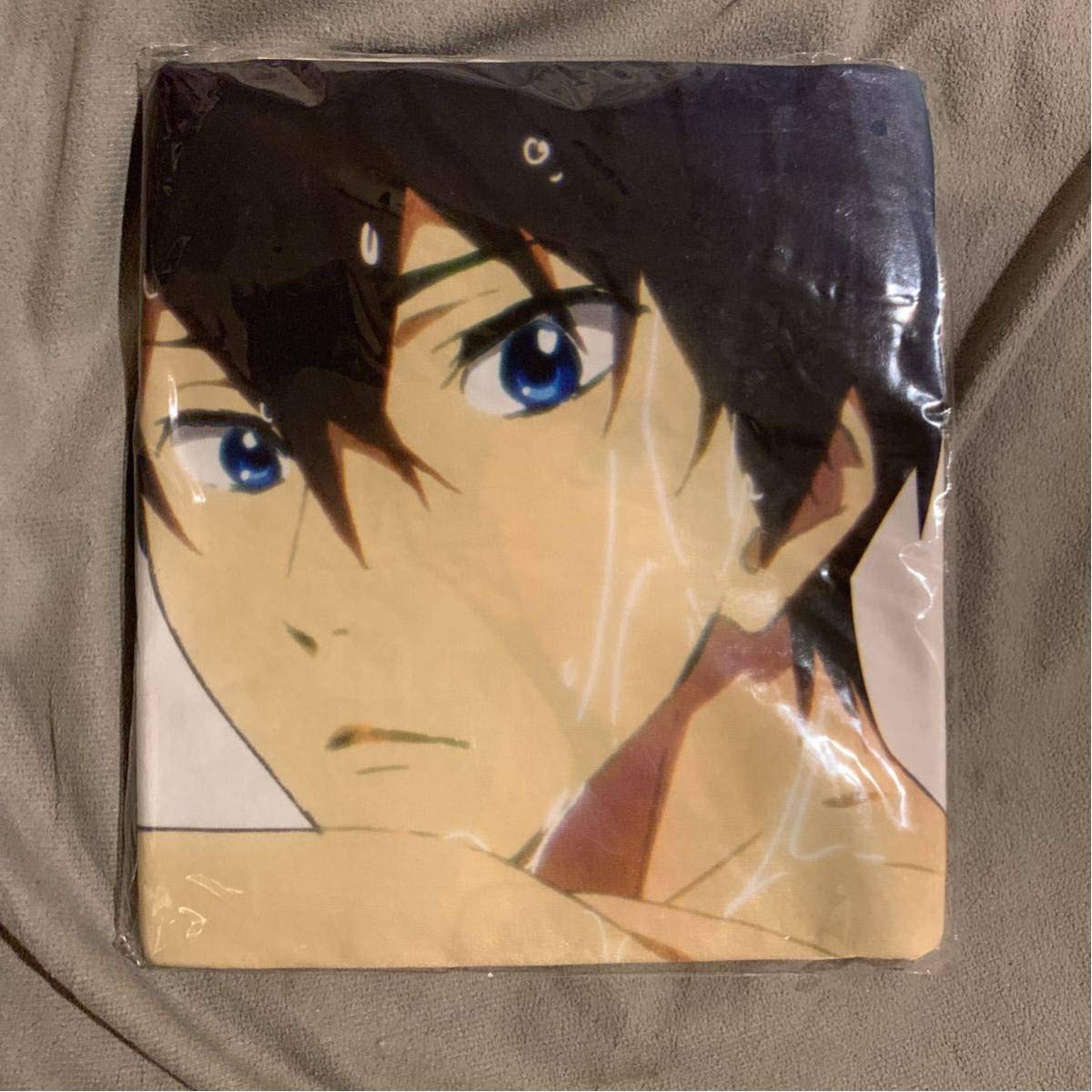 Amazon | 七瀬遙 ロングクッションカバー Free!くじ A賞 フリー 抱き枕