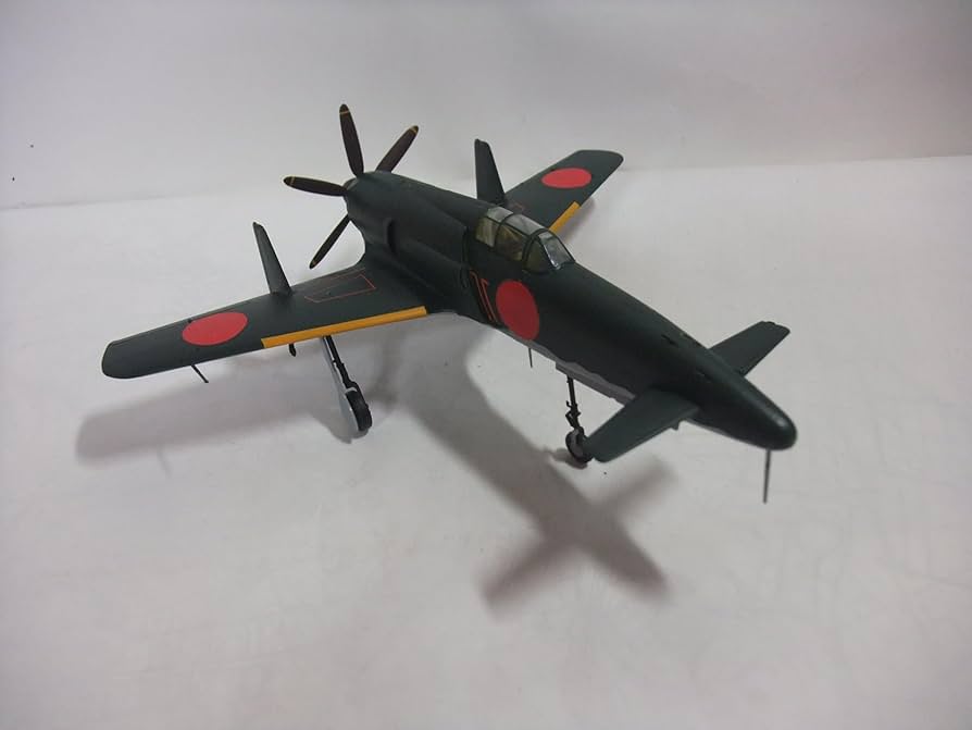 Amazon | 完成品 日本海軍試作戦闘機 震電48分の1サイズ | プラモデル