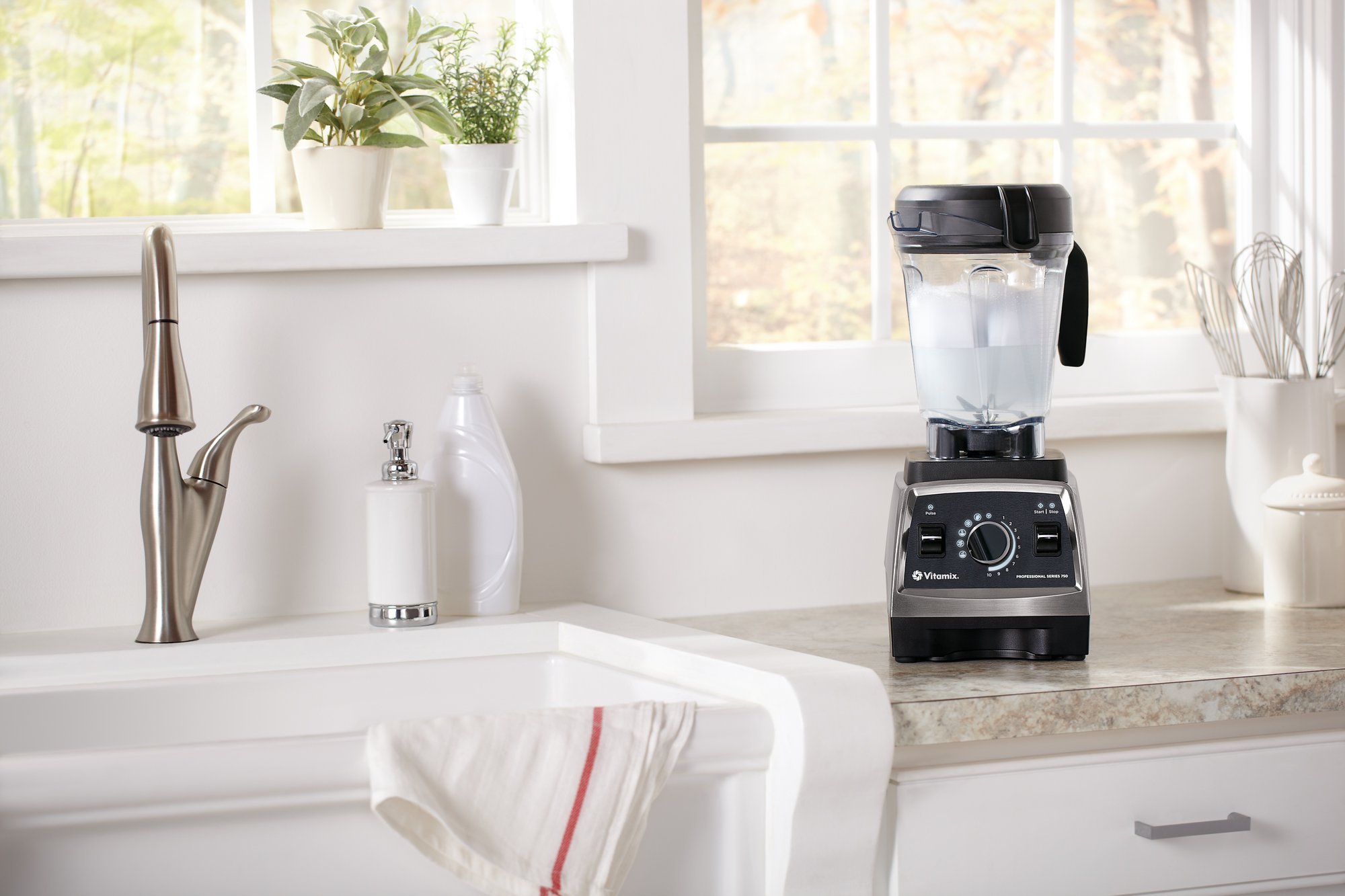 Amazon | 正規品 Vitamix PRO750 ステンレスシルバー 99465 | VitaMix