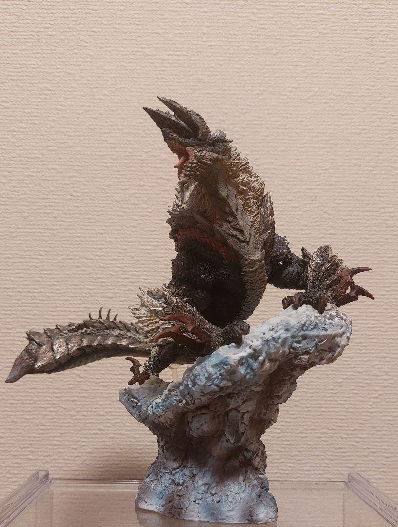 オ*ル様 新品未開封品 ジンオウガ亜種 クリエイターズモデル 新品