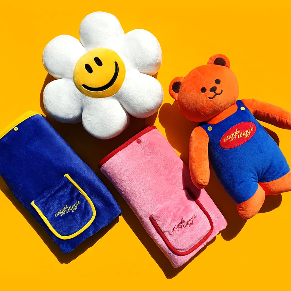 Amazon.co.jp: wiggle wiggle ぬいぐるみみたいな可愛いクッションに