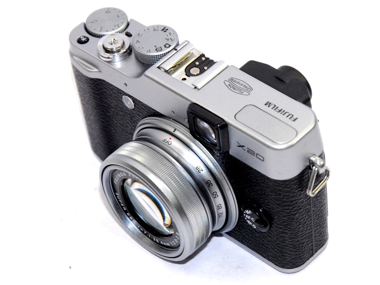 Amazon.co.jp: FUJIFILM Digital Camera X20S Optical 4x Zoom Silver