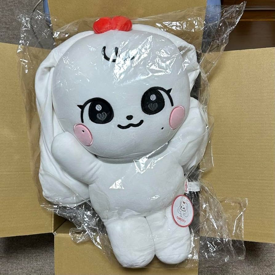 Amazon.co.jp: ive ウォニョン CHERRY minive メガクッション : おもちゃ