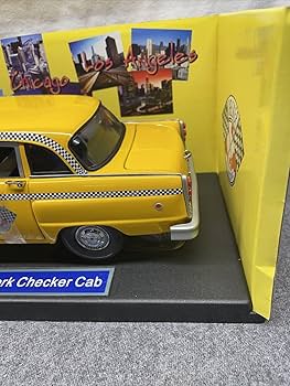 Amazon.com: New York City Checker Taxi Cab 1/18 Scale Sunstar 2501