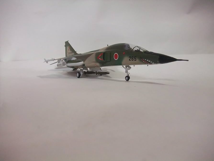 Amazon.co.jp: 完成品 航空自衛隊三菱F1 支援戦闘機 72分の1