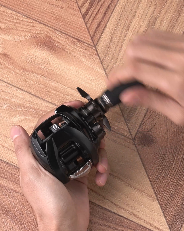 Amazon | ダイワ(DAIWA) ベイトキャスティングリール 22 ジリオン TW