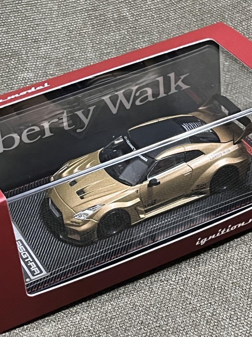 Amazon.co.jp: LBWK GTR リバティーウォーク ミニカー 1/64 MC95-MG