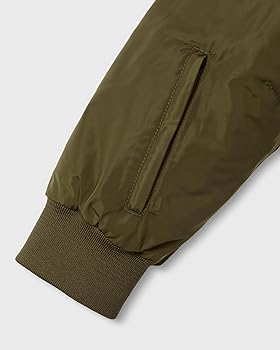 Amazon.co.jp: [Amazon Essentials] Outer 13箇所の収納ポケット付き