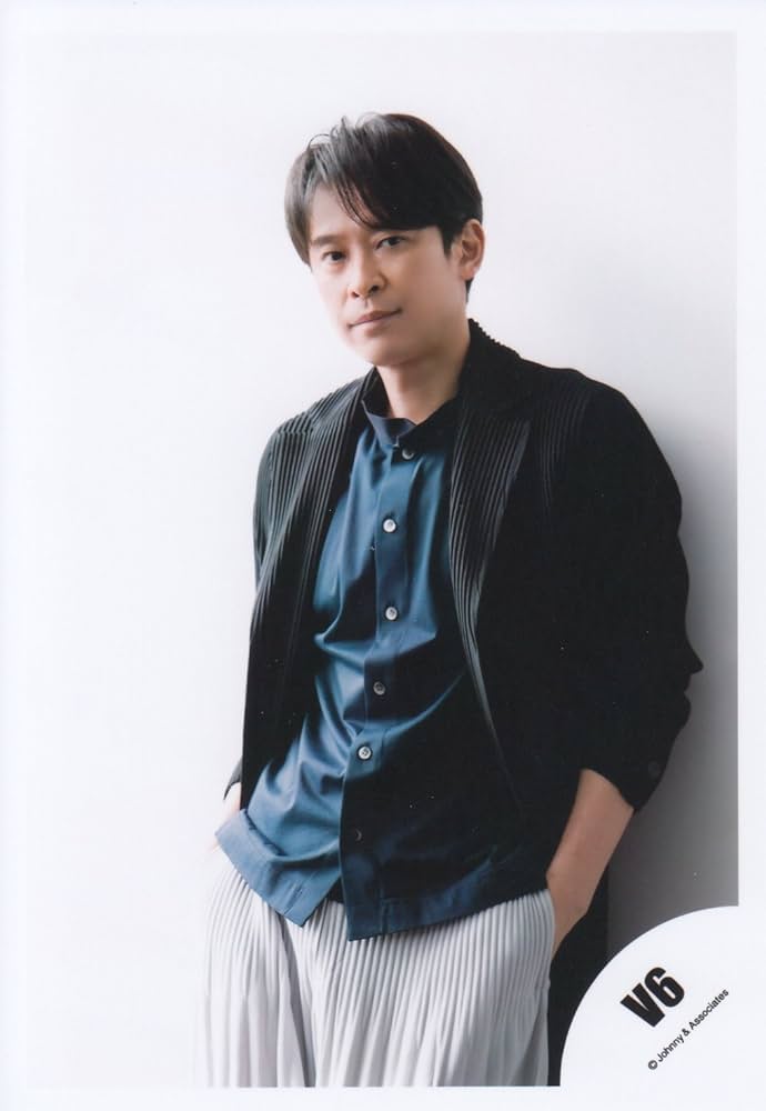 Amazon.co.jp: V6 公式生写真（坂本昌行）VS00023 : おもちゃ