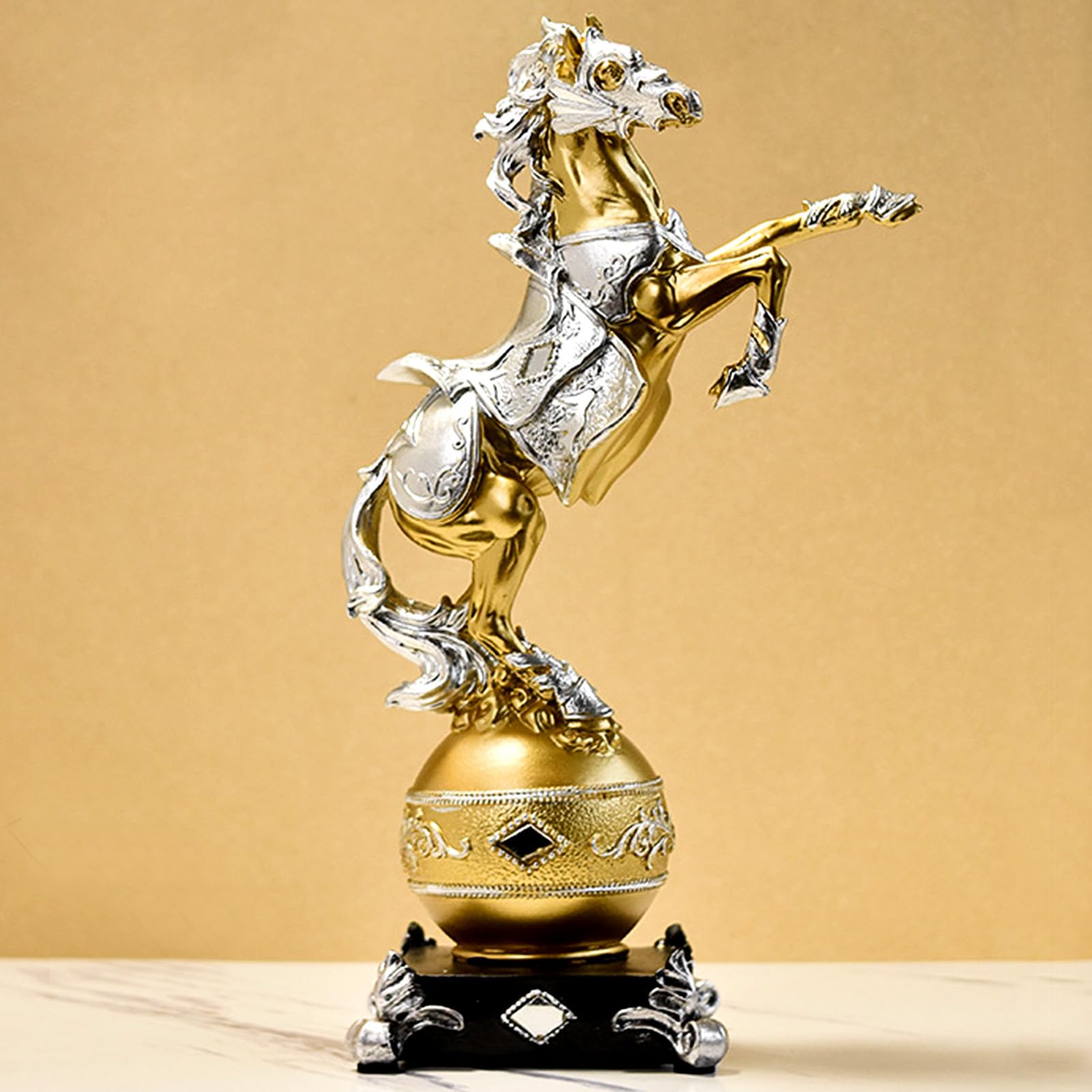 Amazon.co.jp: 戦争馬の彫刻 ゴールド 軍馬像 戦士の置物 樹脂製