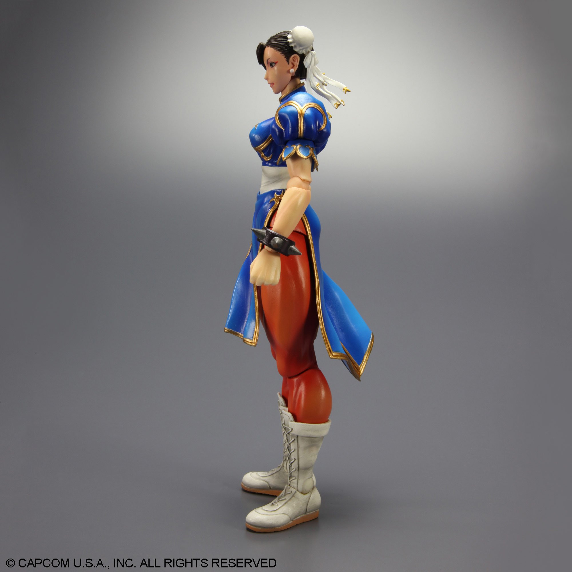 Amazon.co.jp: SUPER STREET FIGHTER IV PLAY ARTS改 春麗(PVC塗装済み