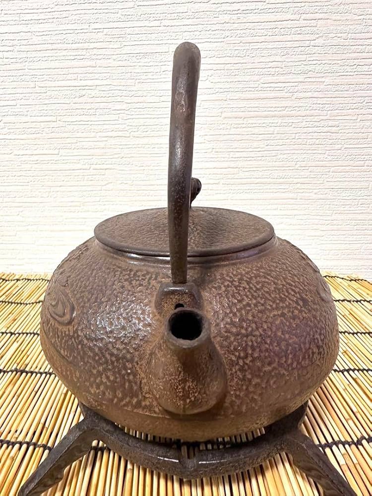 Amazon | 栞付 南部三厳堂 菊華文様 12型アラレ 南部鉄瓶 南部鉄器