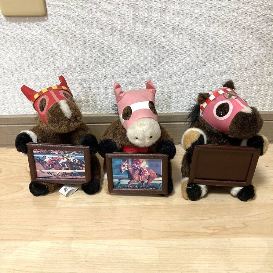 Amazon.co.jp: レトロ 90年代 競馬 スーパーホース ぬいぐるみ 写真