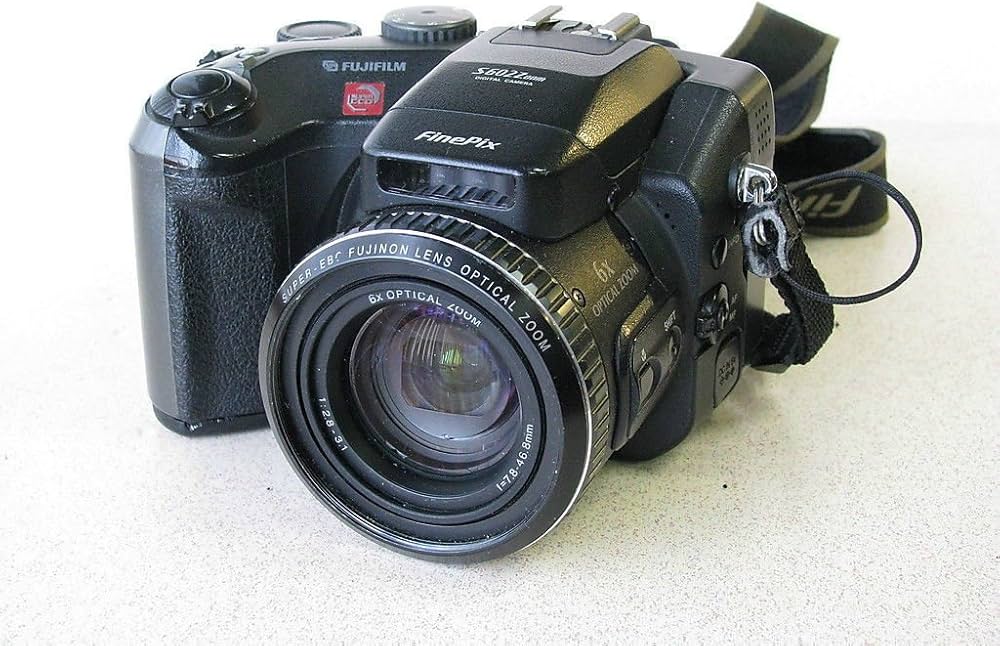 Amazon.co.jp: Fujifilm FinePix s602ズーム – デジタルカメラ
