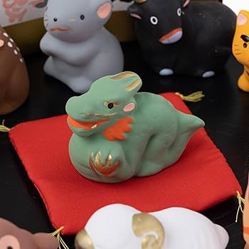 Amazon.co.jp: 瀬戸陶芸社 2024年 干支 置物 置き物 コンパクト 辰 龍