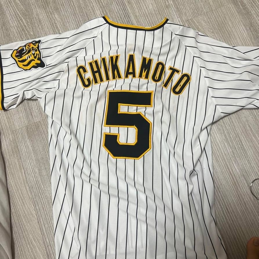 Amazon.co.jp: 阪神タイガース、近本光司レプリカユニフォームL