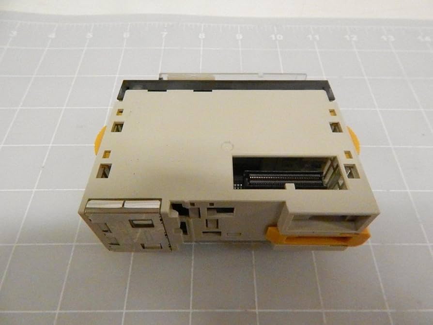 Amazon.co.jp: Omron cj1 W-oc211リレー接点出力ユニット( 16出力