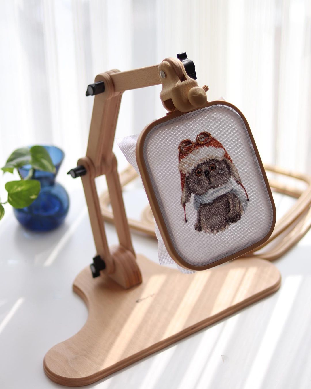 Amazon.com: Nurge Adjustable Embroidery Table Stand, Cross Stitch