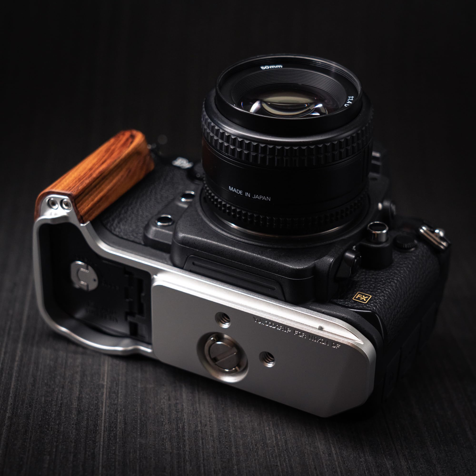 Amazon | 木製ウッドハンドグリップLホルダーニコンDFカメラ合金