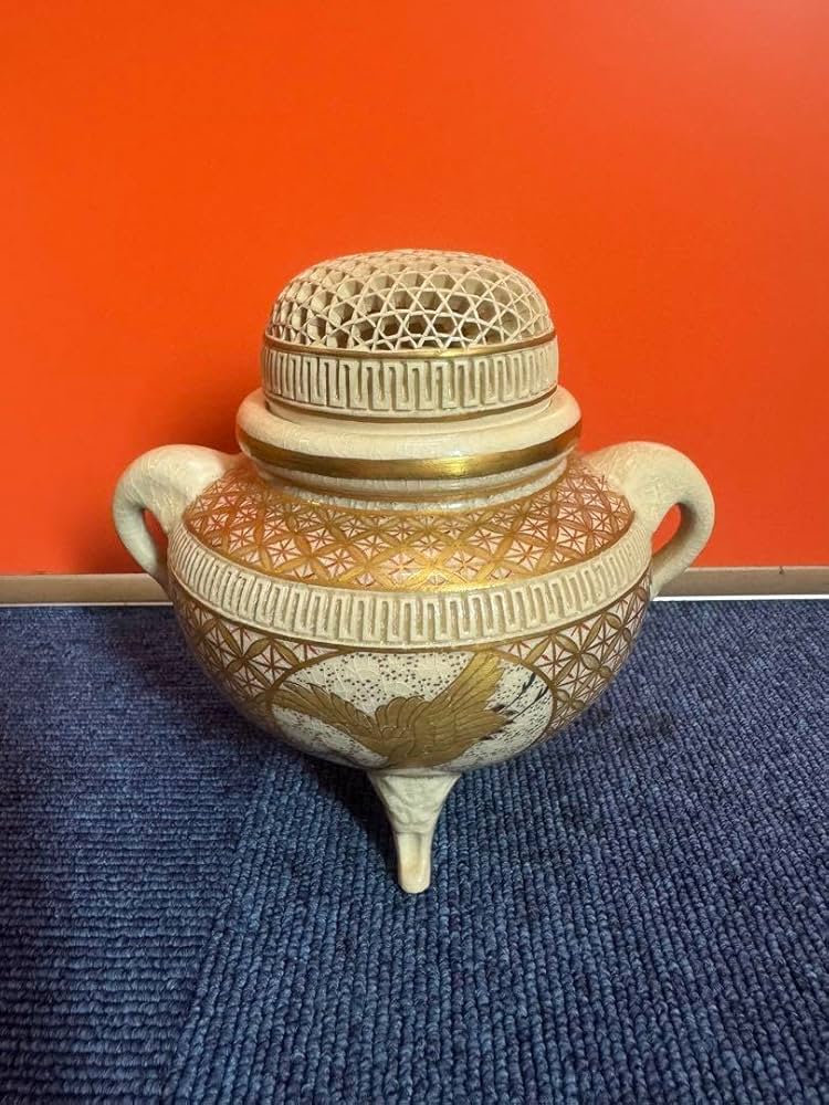 Amazon｜1692 薩摩焼 田の浦窯 仁楓 透かし彫り 鶴文 香炉｜仏壇用香炉