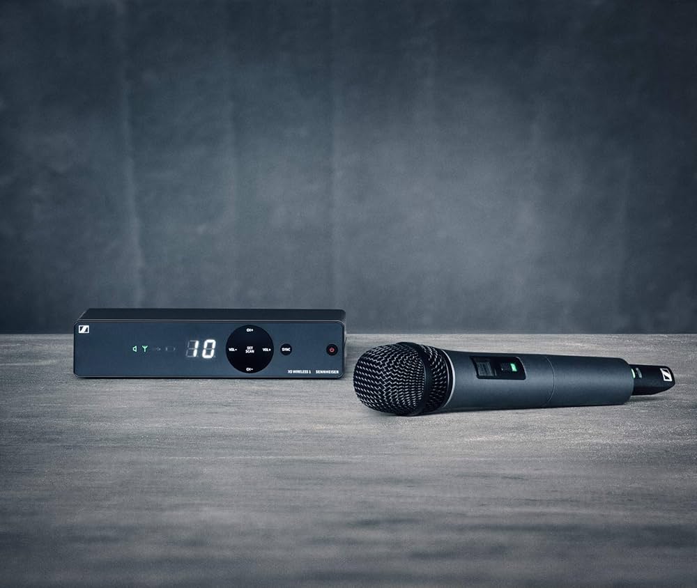 Sennheiser XSW 1-825-A Vocal Wireless Microphone, Rage 548-572 MHz
