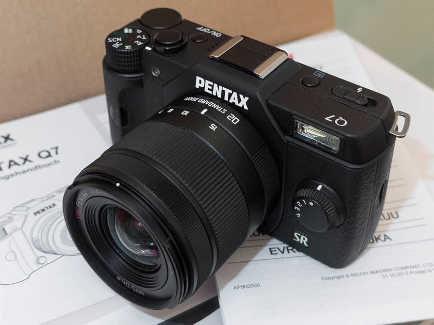 Amazon.com : Pentax Q7 (Black) Zoom Lens Kit with 02 Standard Zoom