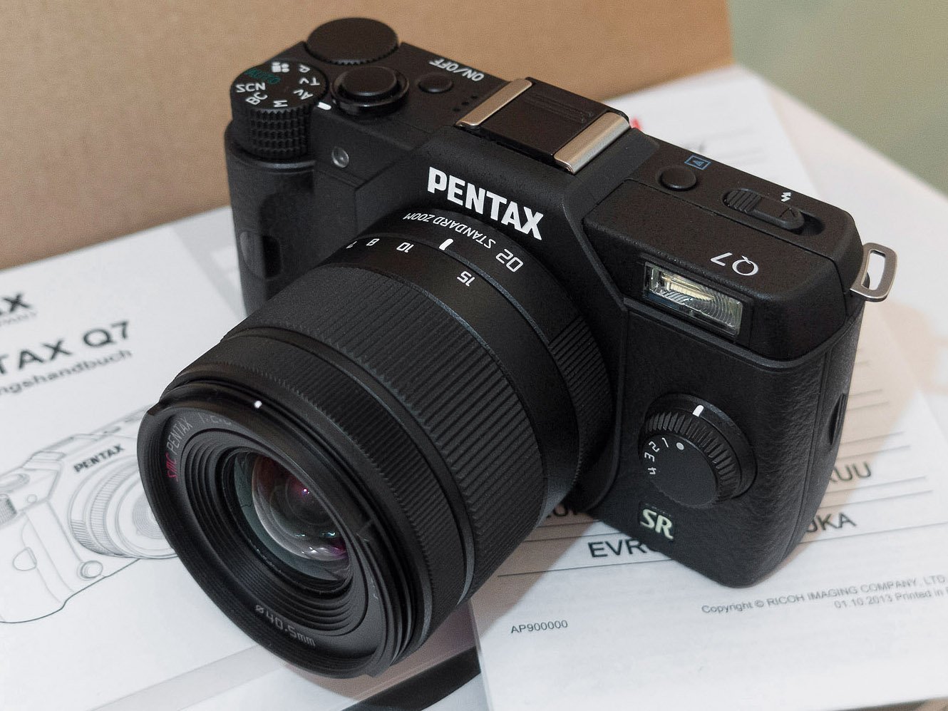Amazon | PENTAX ミラーレス一眼 Q7 ズームレンズキット [標準ズーム
