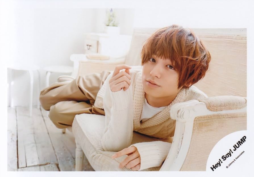 Amazon.co.jp: Hey! Say! JUMP 公式生写真 （伊野尾慧）HI00105 : おもちゃ