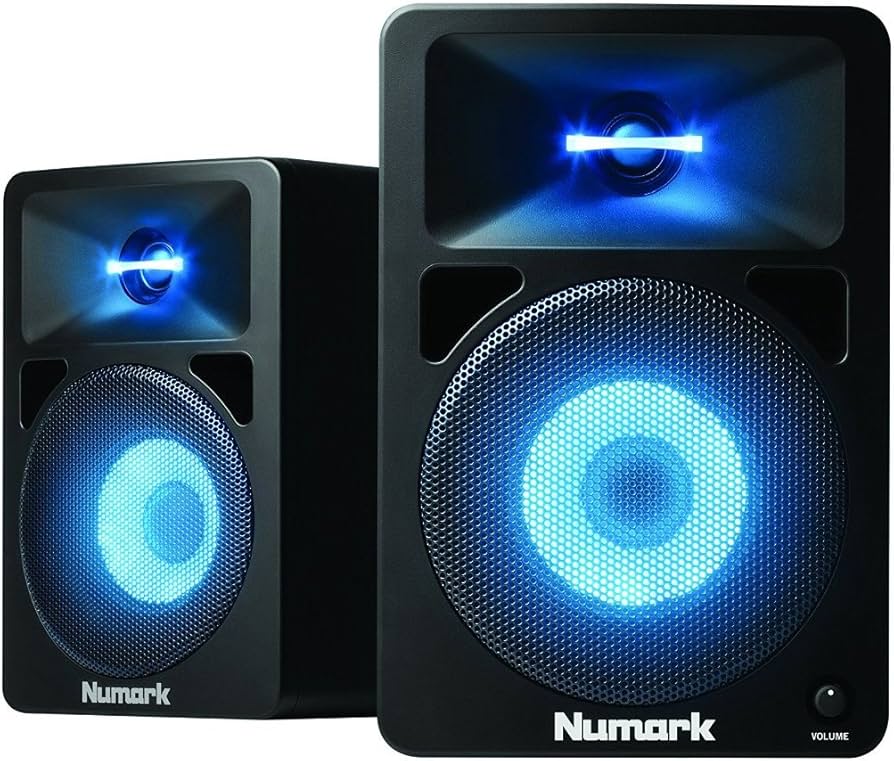 Amazon | Numark アンプ内蔵 DJモニタースピーカー LEDの光がビートで