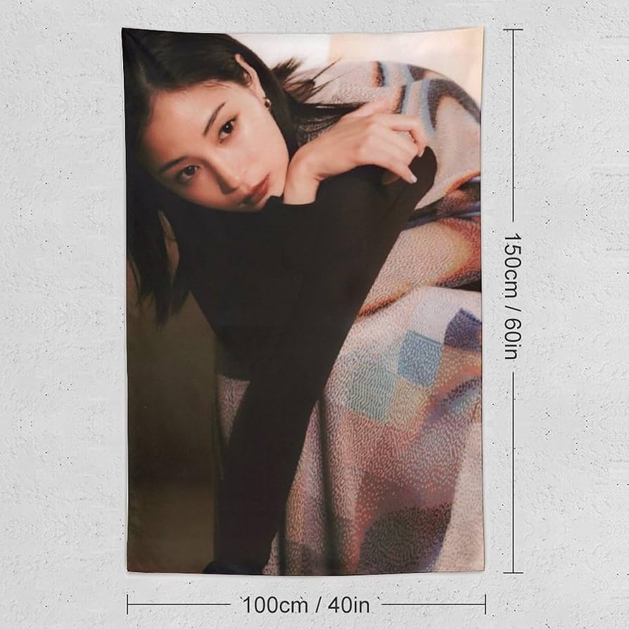 Amazon.co.jp: 広瀬 すず 女優写真 ポスター (18) タペストリー 芸術