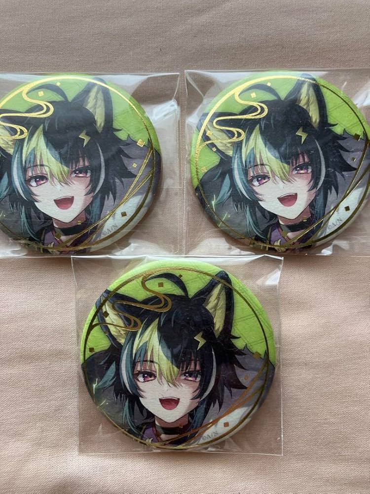 Amazon | にじさん 妖怪万化 缶バッジ 伊波ライ | バッジ | おもちゃ