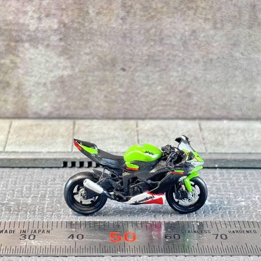 Amazon | 1/64 スケール カワサキ Ninja ZX-6R バイク フィギュア