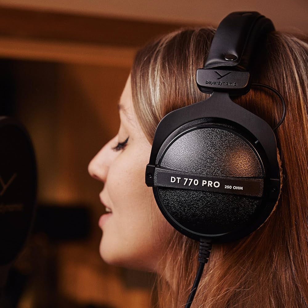 Amazon | beyerdynamic 密閉型オーバーヘッドヘッドホン