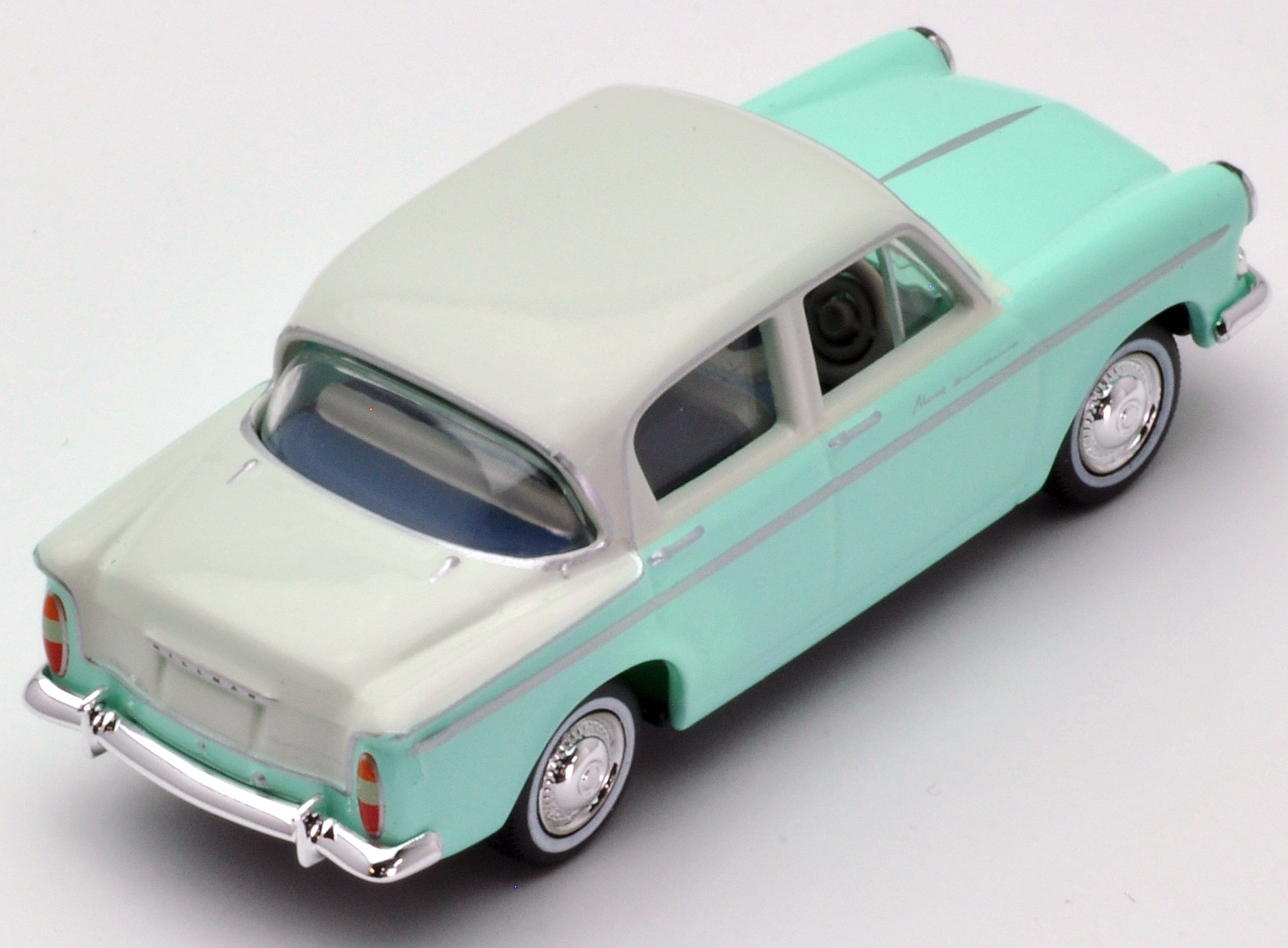 Amazon | トミカリミテッドヴィンテージ ネオ 1/64 LV-25c いすゞ