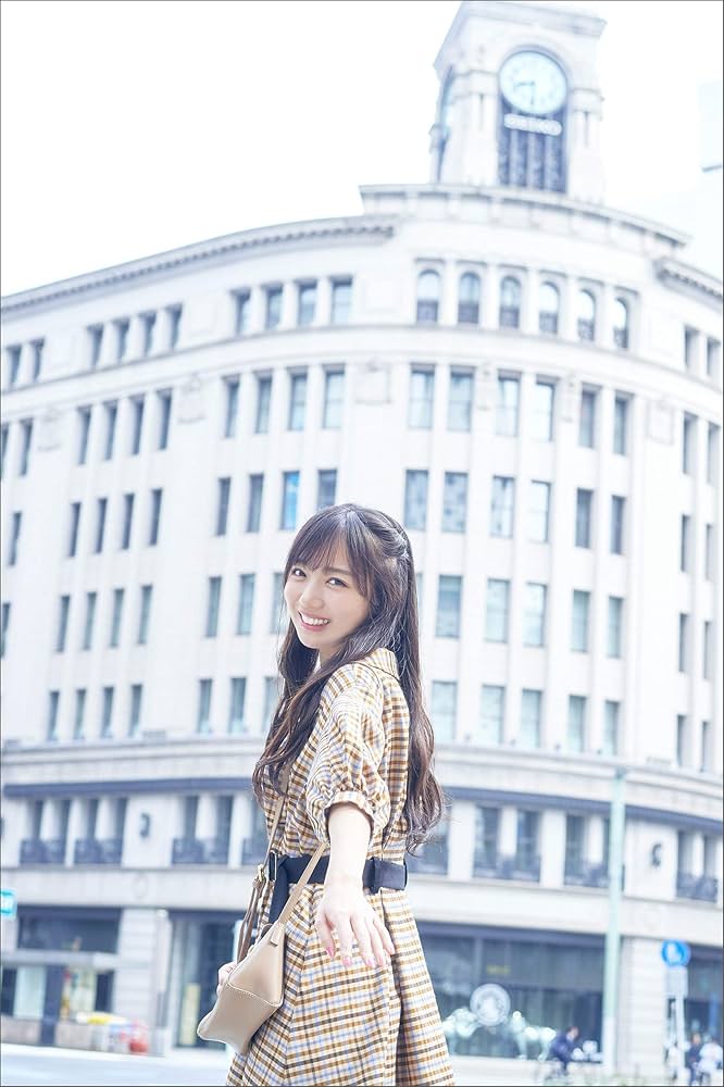 Amazon.co.jp: 齊藤京子1st写真集 とっておきの恋人 : 齊藤 京子, 岡本