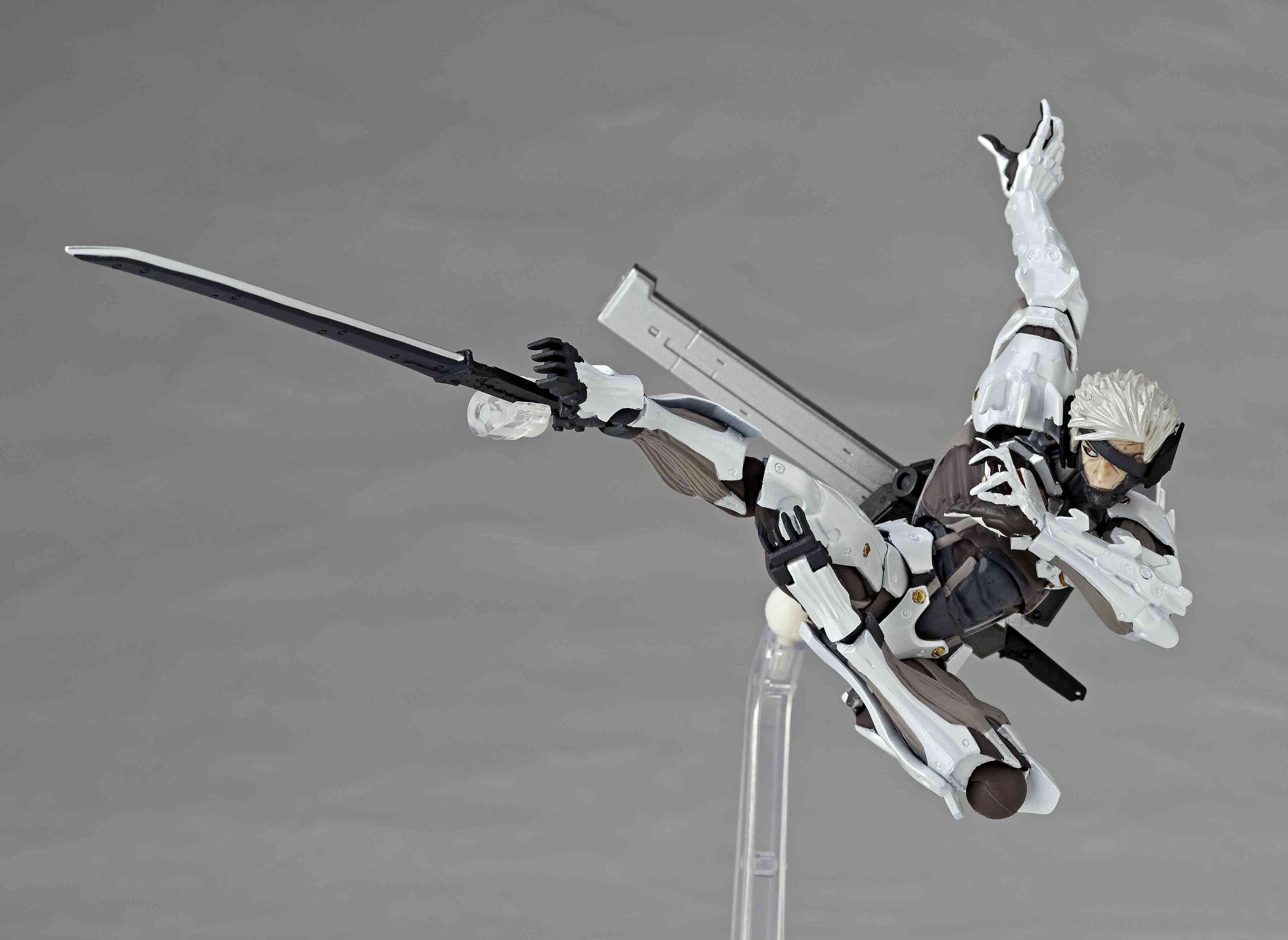 Amazon.com: Kaiyodo Revoltech Yamaguchi No.140EX: Raiden White