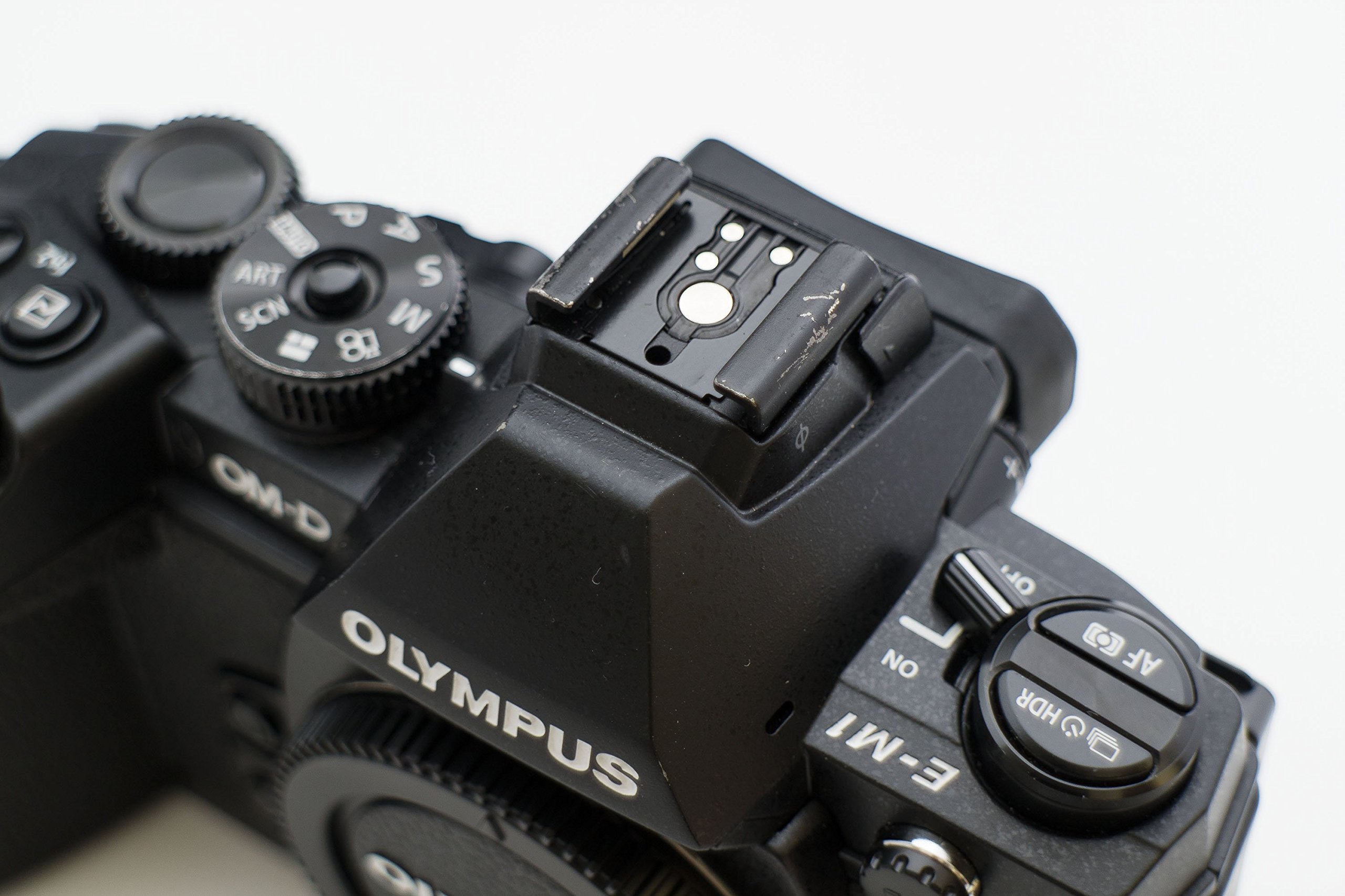 Amazon | OLYMPUS ミラーレス一眼 OM-D E-M1ボディ ブラック 防塵 防滴
