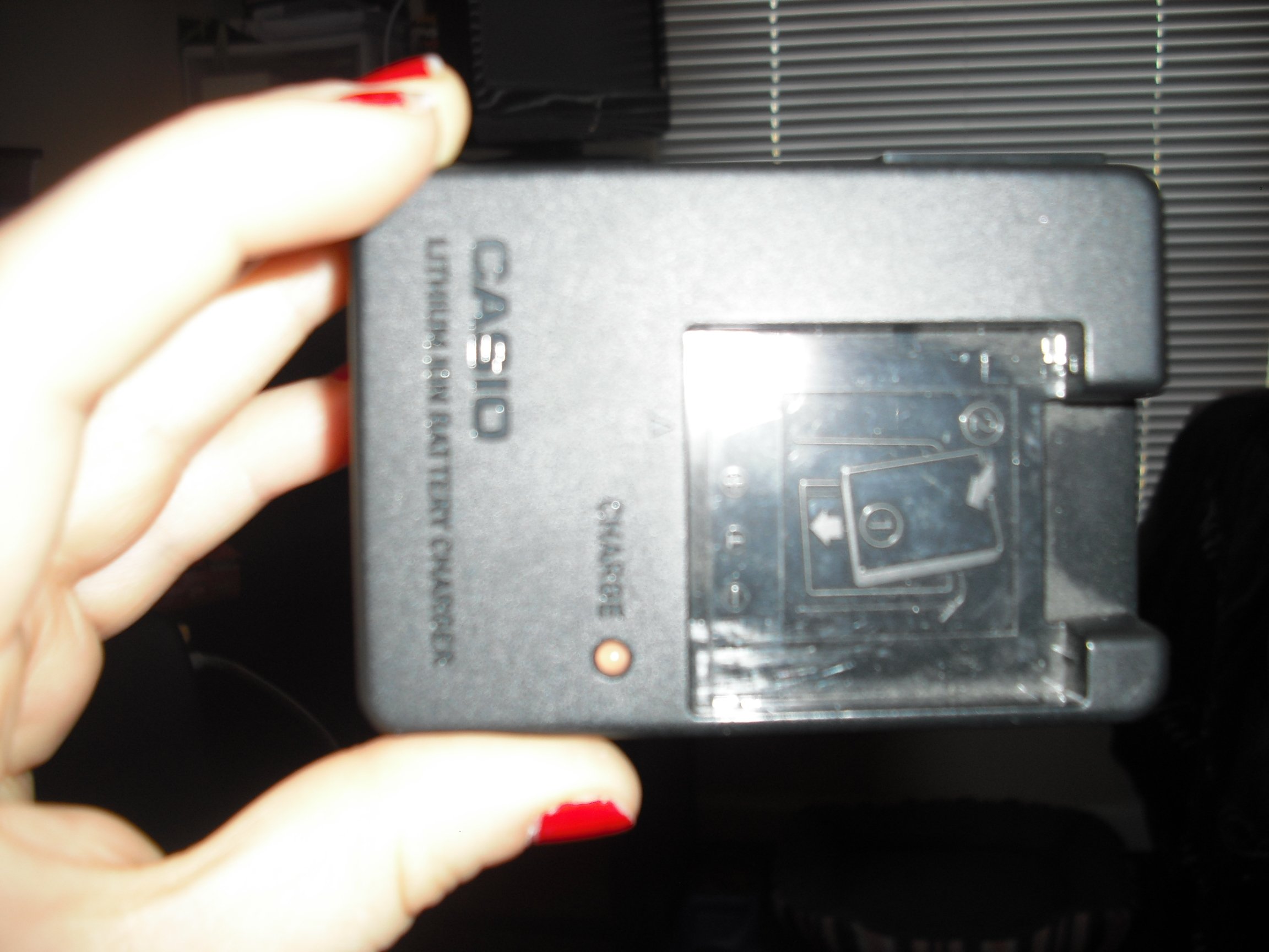 Amazon | Casio Exilim EX-Z9PK 8MP 3倍ズーム 2.6インチ LCD