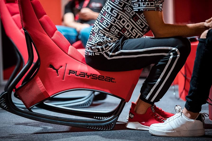 Amazon.co.jp: Playseat® | PUMA Active Gaming Seat - Red : 家電＆カメラ