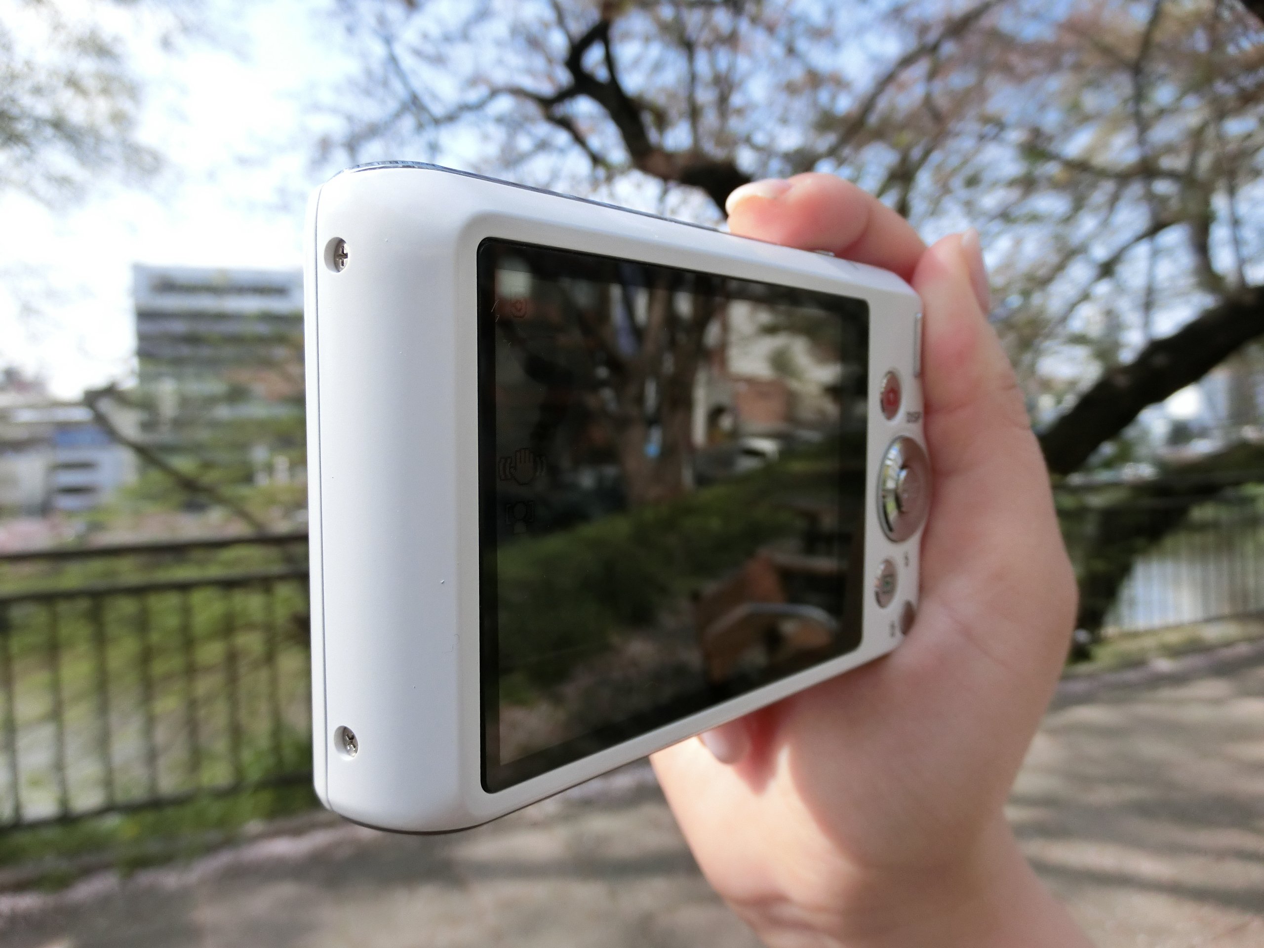 Amazon | CASIO デジタルカメラ EXILIM EX-ZS180WE 広角24mm 光学12倍