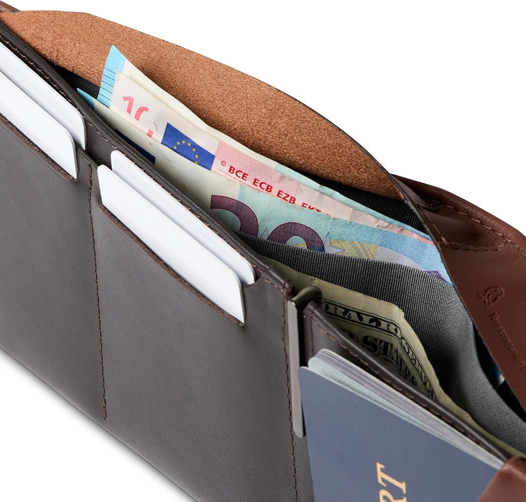 Amazon | [Bellroy] Leather Travel Wallet（パスポートホルダー、RFID