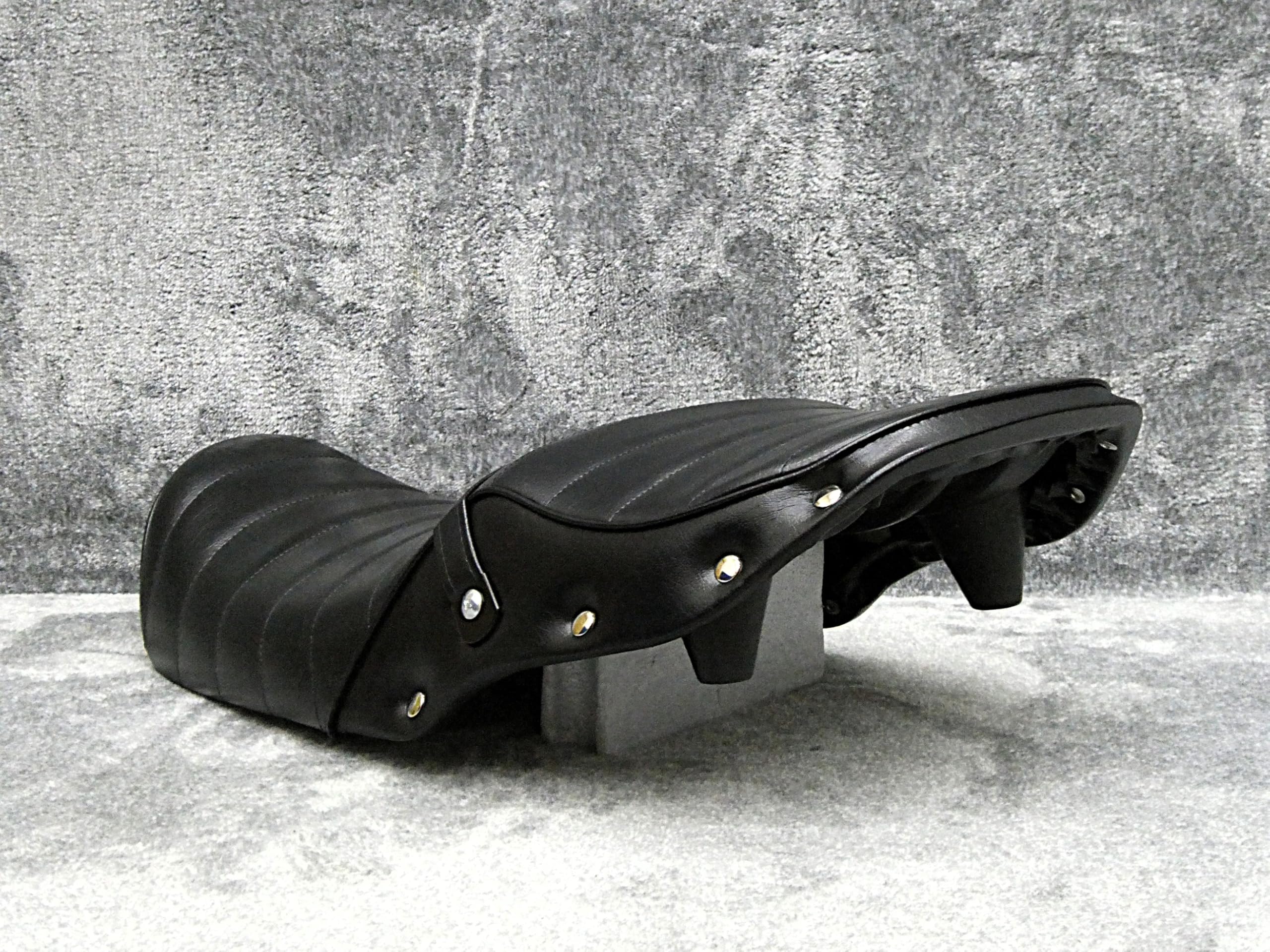 Amazon | GSX400インパルス 前期 鋲打ち 黒皮 タックロール