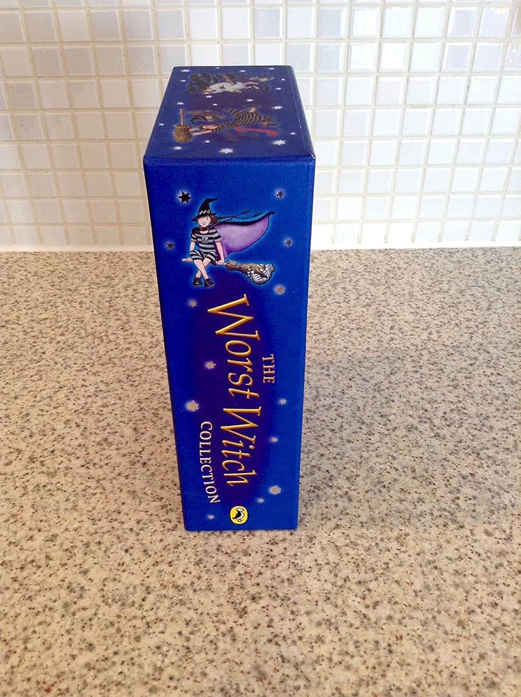The Worst Witch Collection: Jill Murphy: 9780141323244: Amazon.com