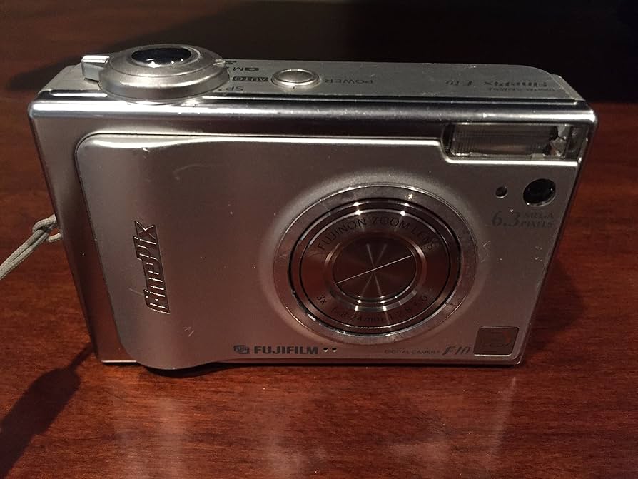 Amazon.com : Fujifilm Finepix F10 6.3MP Digital Camera with 3x