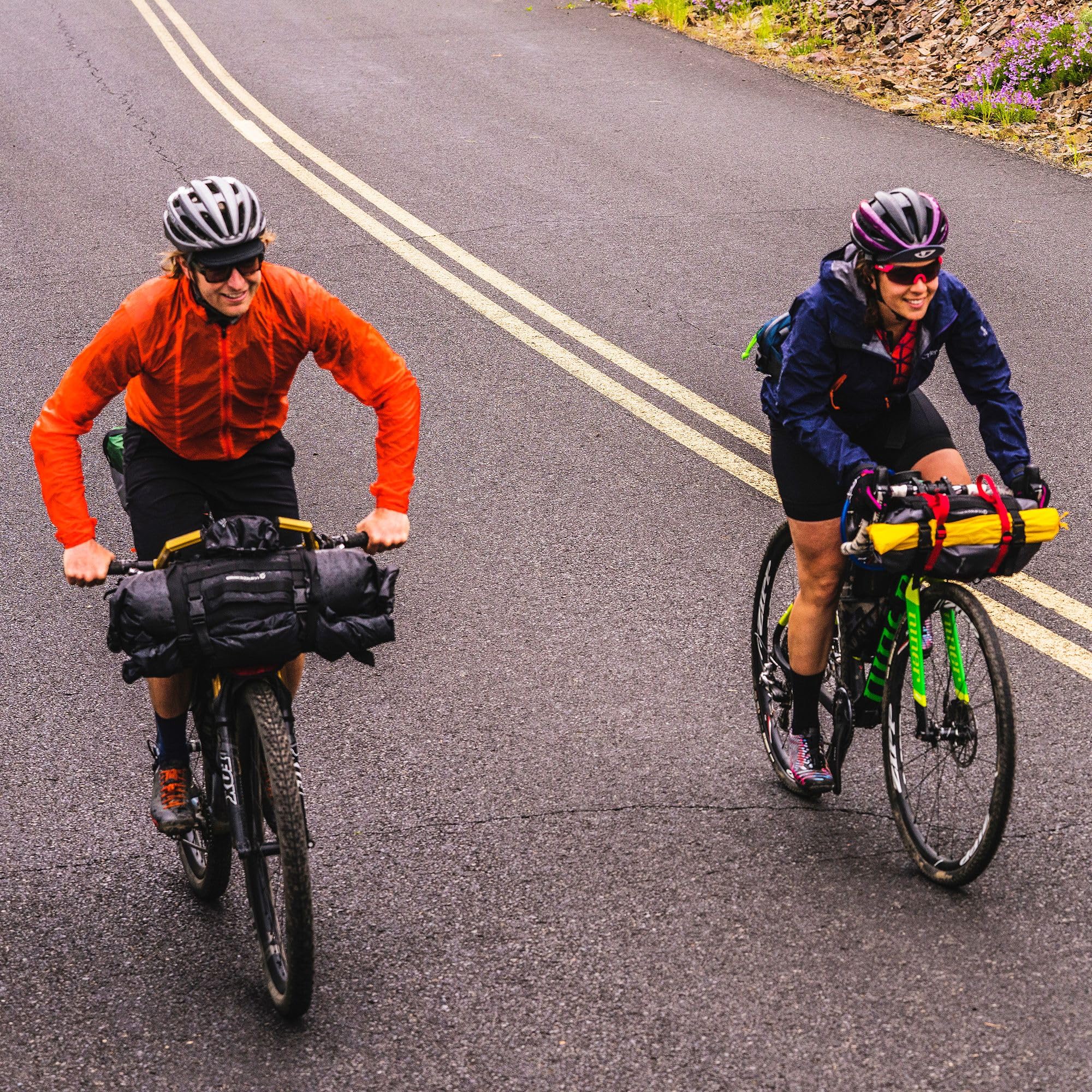 Amazon | Blackburn(ブラックバーン) OUTPOST HANDLEBAR ROLL & DRYBAG