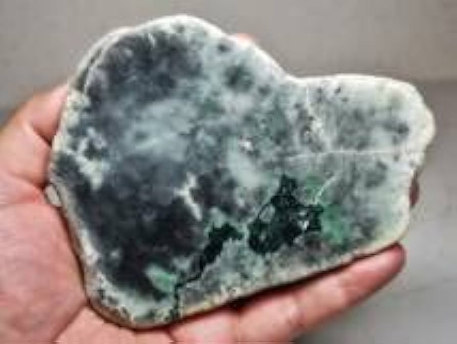 Amazon.co.jp: 黒緑 466g 翡翠 原石 ヒスイ 鉱物 鑑賞石 糸魚川 水石